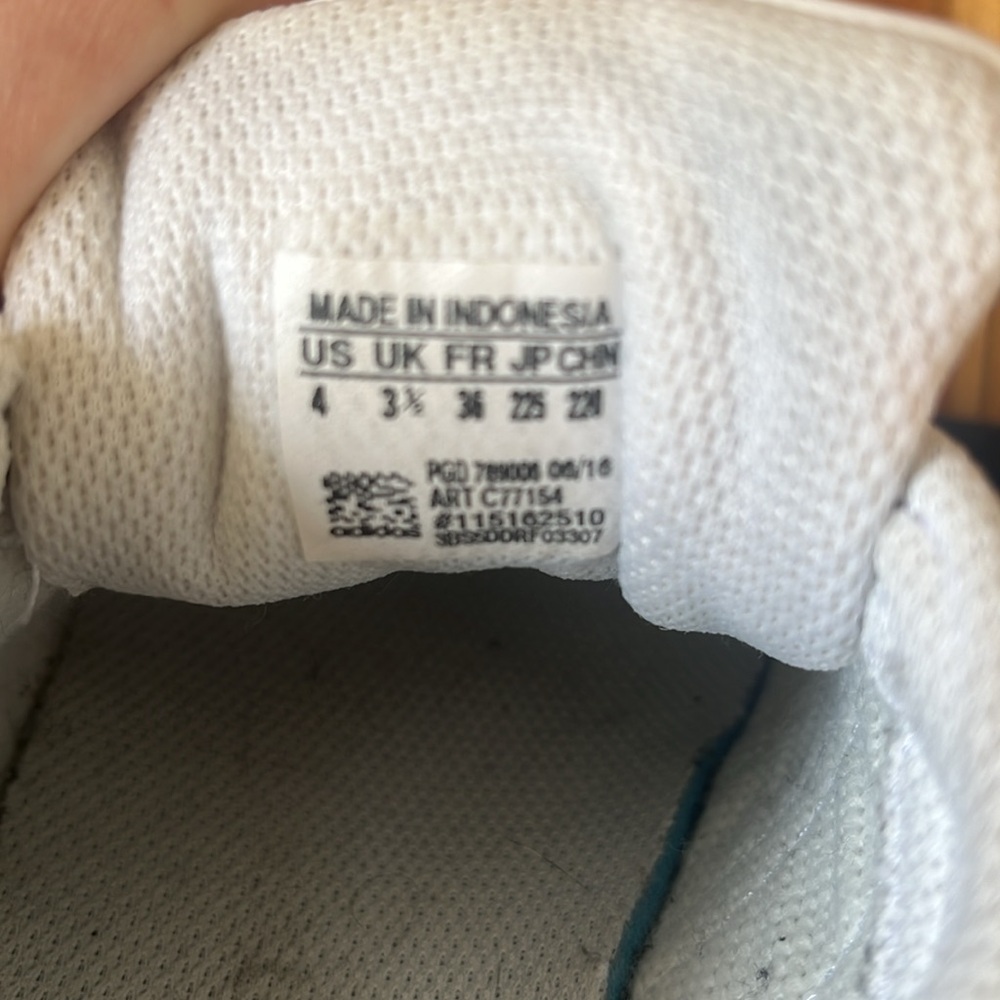 adidas Superstars - Picture 6 of 6